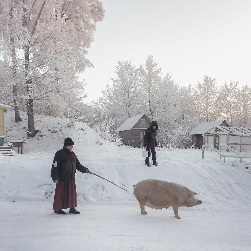 Фотограф снимает жизнь простых Российских людей на iPhone. И это самые честные кадры