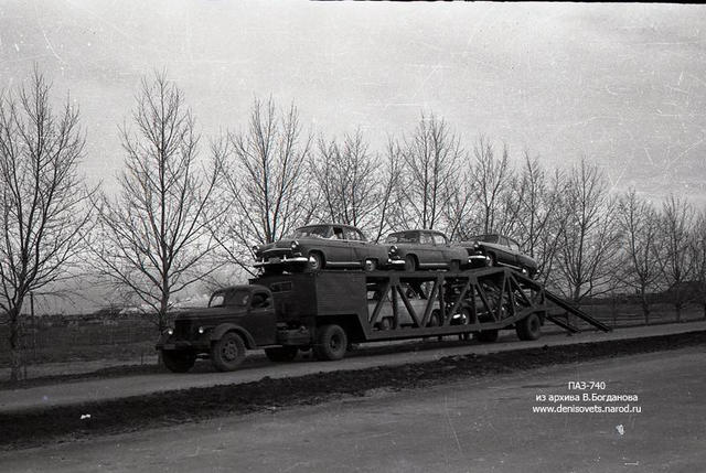 Как развозили мечту: История советских автовозов в фотографиях того времени Фоторепортаж из ушедшей эпохи.