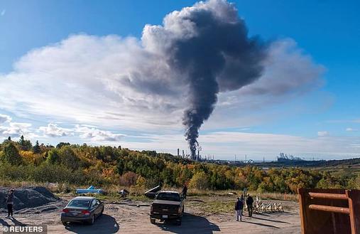 Взрыв на крупнейшем нефтяном заводе Канады! Ничего не напоминает? Кто остановит нефтяные компании?