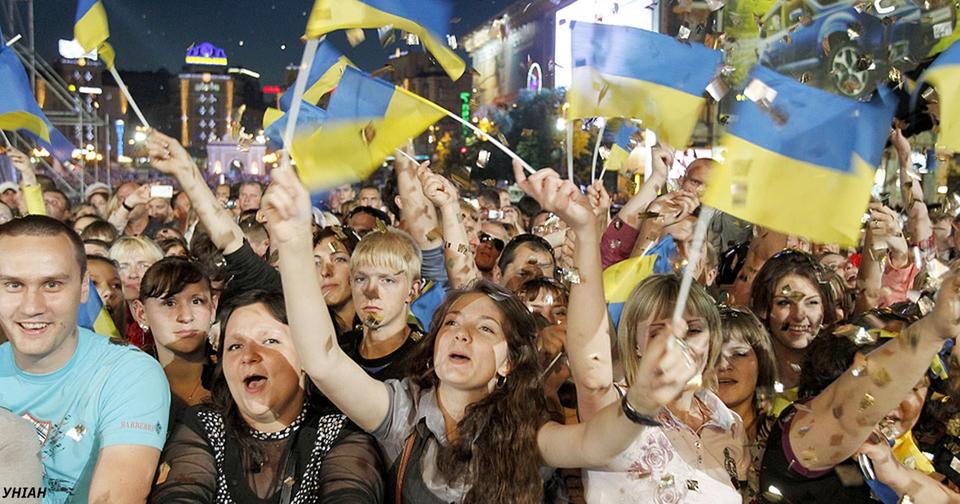 Украинцы считают себя самыми счастливыми за 23 года! Исследование Но и недовольных хватает.