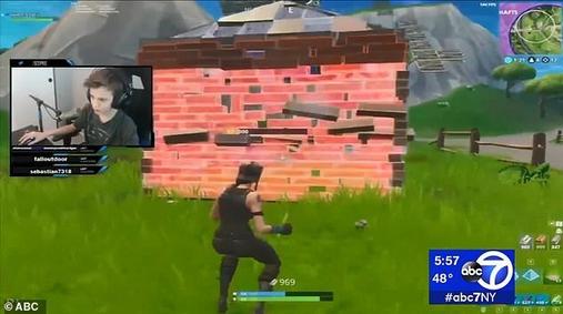 Доктора предупреждают: из-за игры Fortnite дети воруют, ругаются и перестают есть