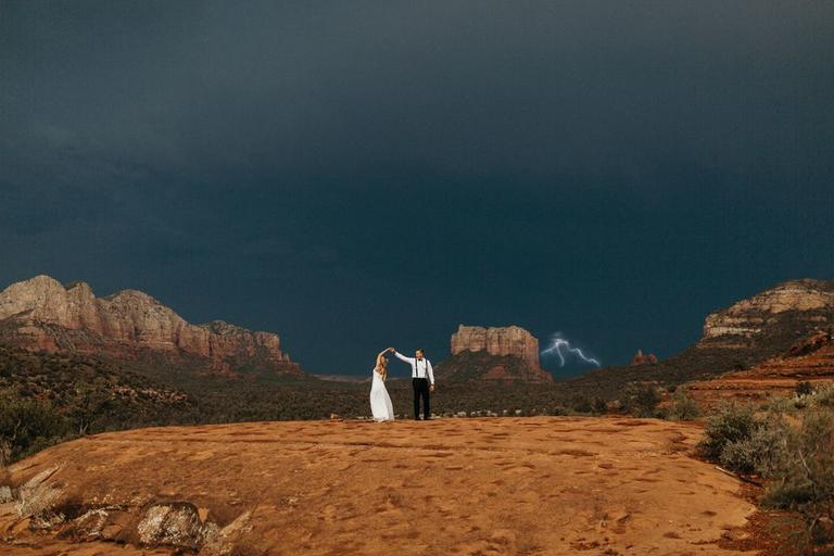 19 восхитительных свадебных фотографий, которые доказывают, что любовь - это приключение