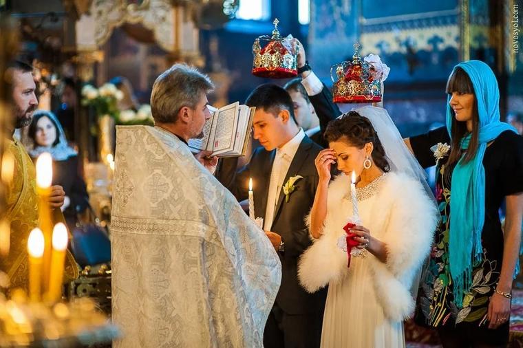 Новое исследование показало, что пары все чаще стремятся нарушить традиции и устраивают уникальные свадьбы