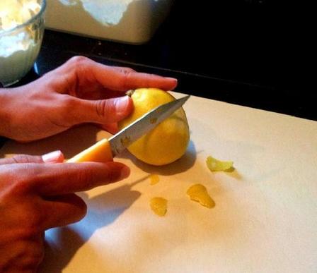 Чизкейк-кексы с нежным лимонным кремом: лакомство, которое тает во рту