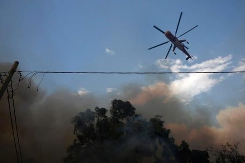 Пожары бушуют в Греции: фотографии, которые показывают весь масштаб бедствия