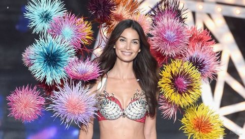 «Ангелы» Victoria’s Secret, у которых совсем нет груди